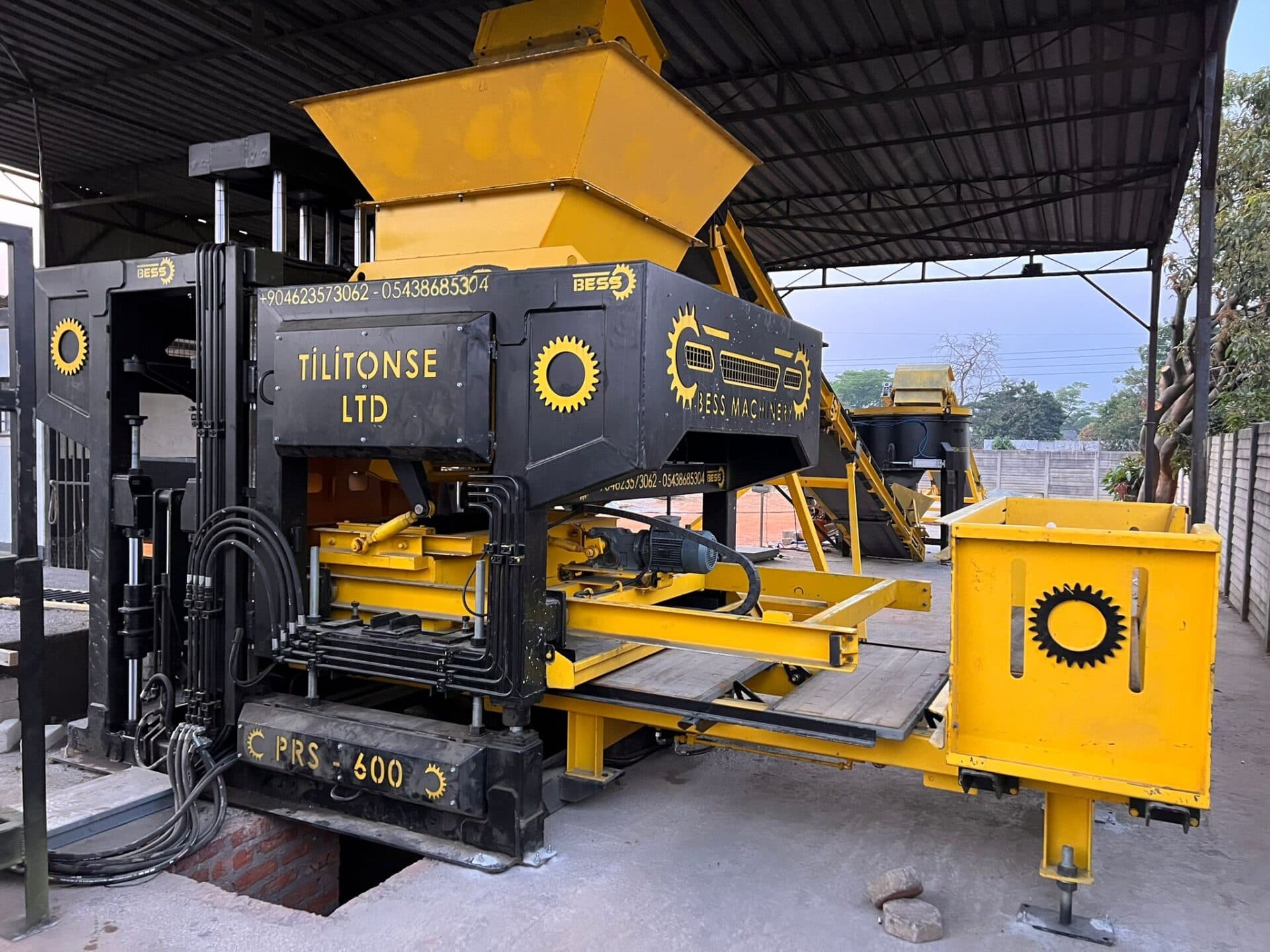 PRS 600 Concrete Block Machine 6,000-12,000 Blocks/Day