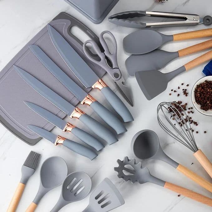 19PCS Silicone Utensil Set With Chopping Board Storage Bucket