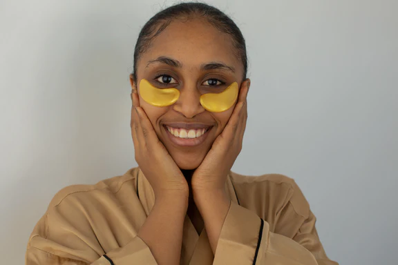 pexels-monstera-production-6977682_576x